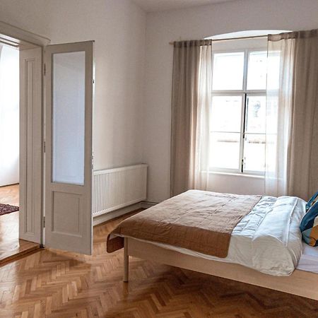 Apartamento Favst Old Square Sibiu Exterior foto