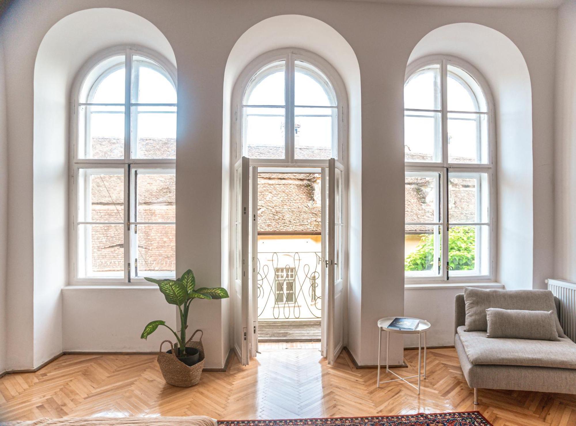 Apartamento Favst Old Square Sibiu Exterior foto